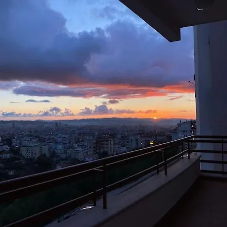 Sunny Overlooking Apartament